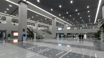 Applicazione di alloggiamenti per tubi LED in soluzioni di illuminazione per veicoli ferroviari